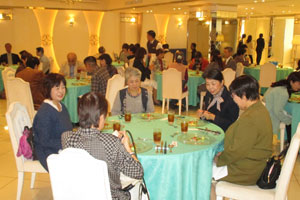 お芝居と歌謡ショー