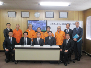 八幡法人会による街頭防犯カメラ寄贈式