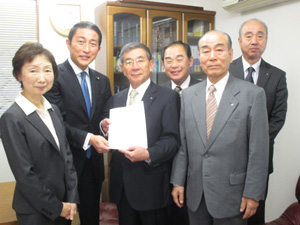 大家参議院議員へ平成30年度の税制改正要望書を提出