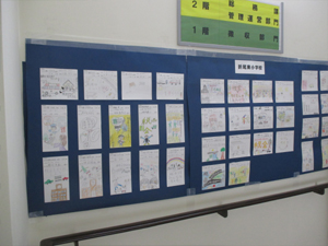 絵はがきコンクール作品の展示