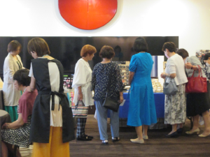 チヤリティバザー＆チヤリティマルシェ開催