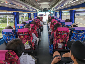 バス車中で税金クイズをいたしました